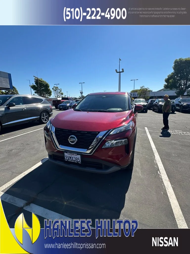 Used 2021 Red Nissan SV image 4