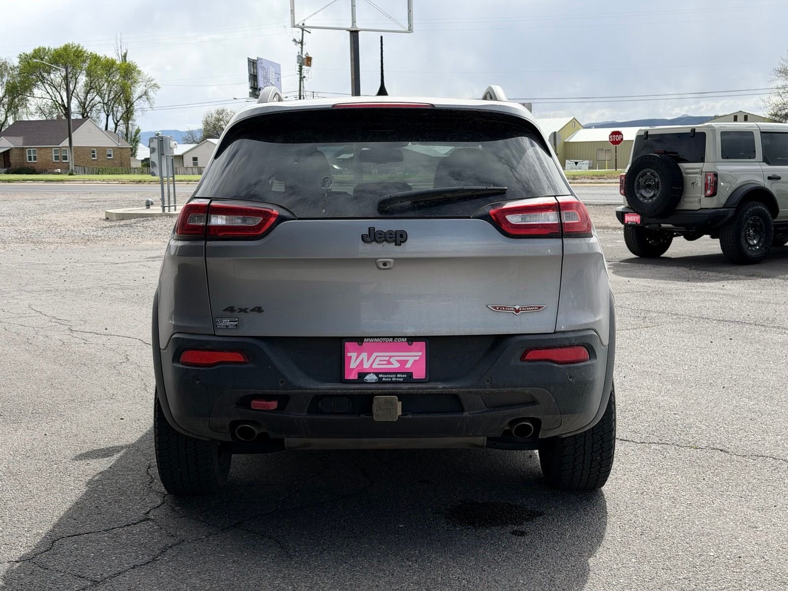 View vehicle photo 4