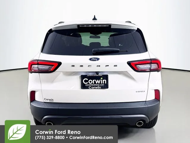 New 2026 Star White Metallic Tri-coat Ford ST-Line image 6