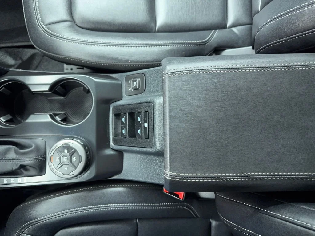 Used 2025 Red Ford Badlands image 35