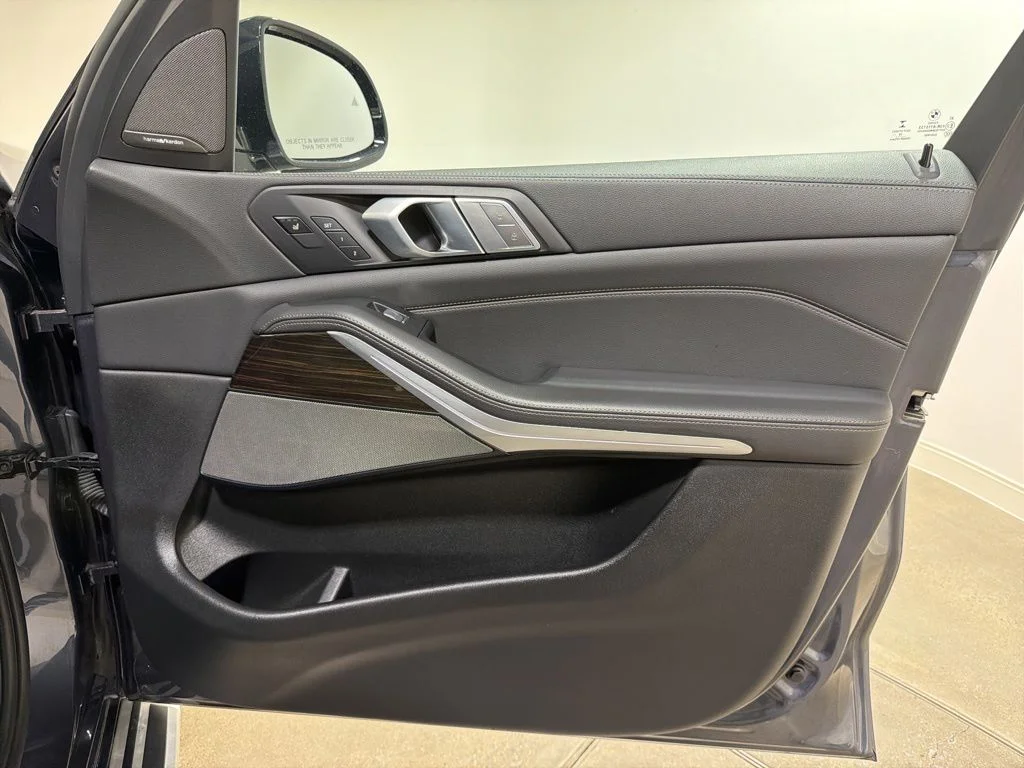 Used 2020 Gray Metallic BMW xDrive40i image 23