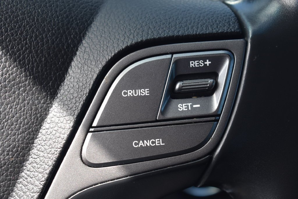 Used 2018 White Hyundai 2.4 Base image 30