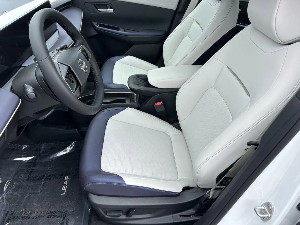 New 2026 Everest White Pearl Tricoat/Black Nissan SV+ image 14