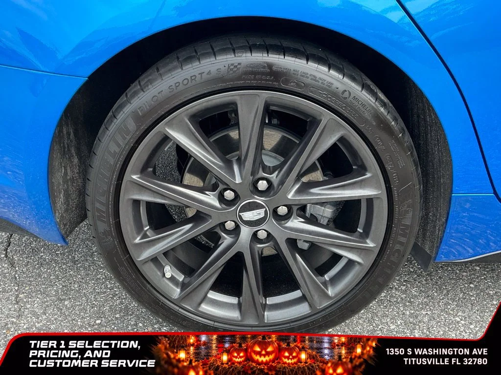 Used 2025 Coastal Blue Metallic Cadillac V-Series image 13