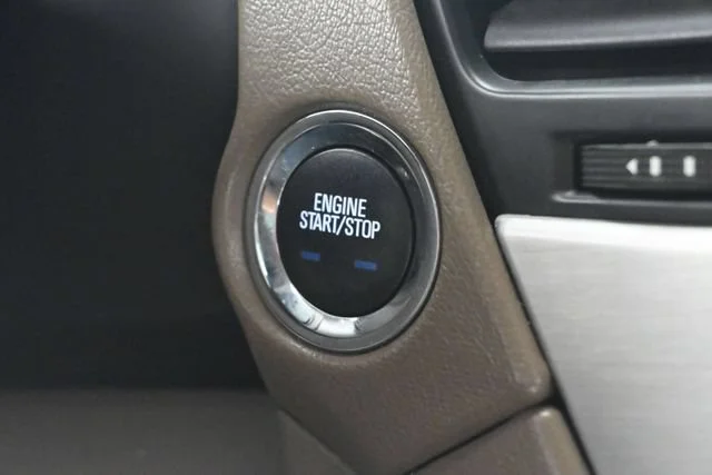Used 2018 SUMMIT WHITE GMC SLT image 20
