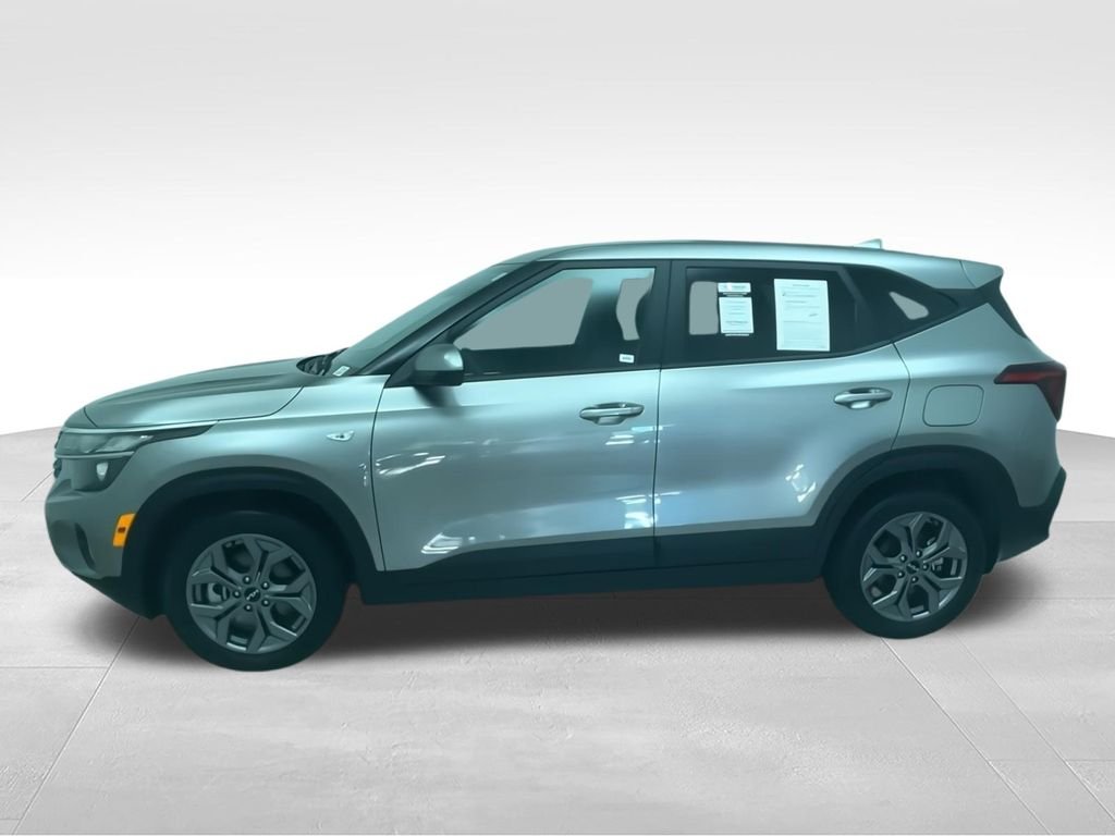 Used 2023 Silver Kia SX image 6