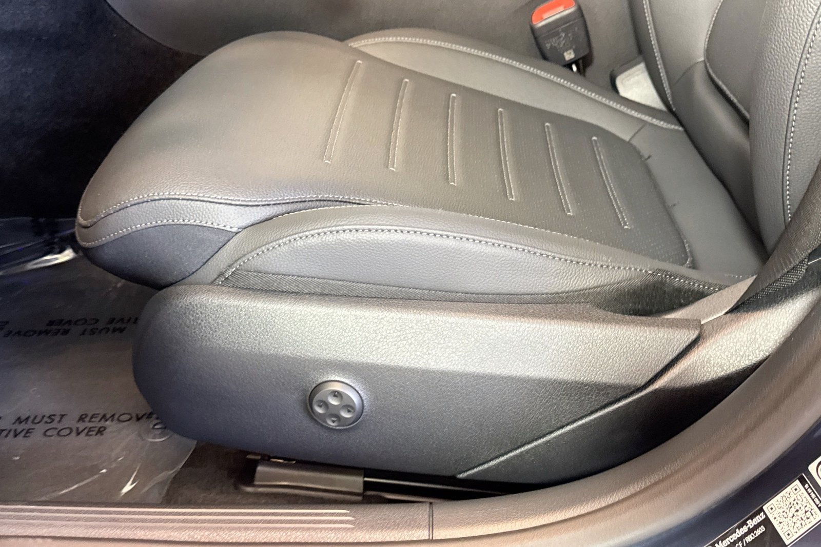 New 2026 Twilight Blue Metallic Mercedes-Benz C 300 image 17