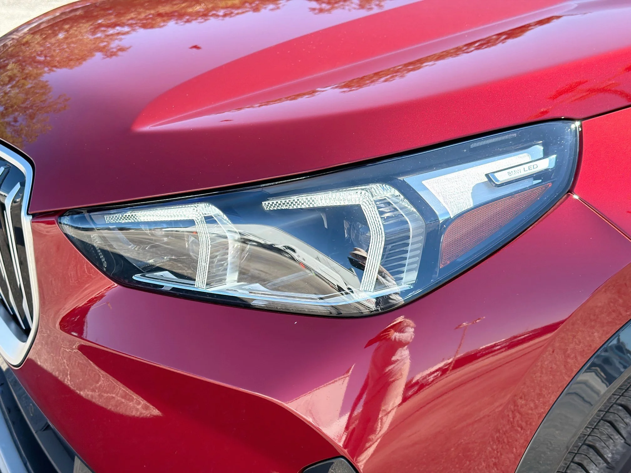 Used 2026 Vegas Red Metallic BMW xDrive28i image 9