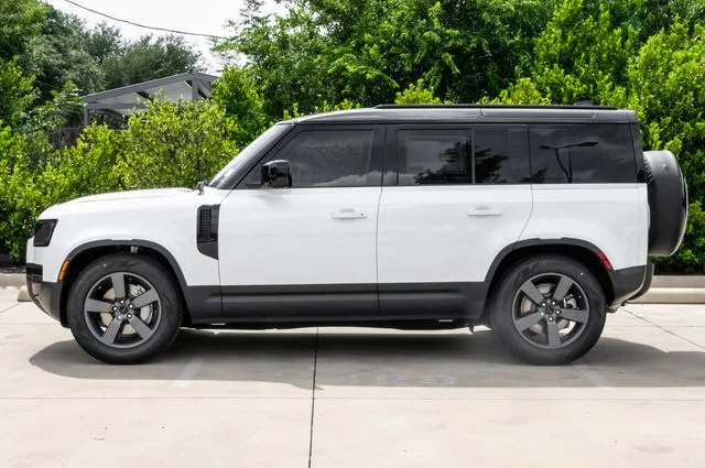 New 2026 Fuji White Land Rover S image 16