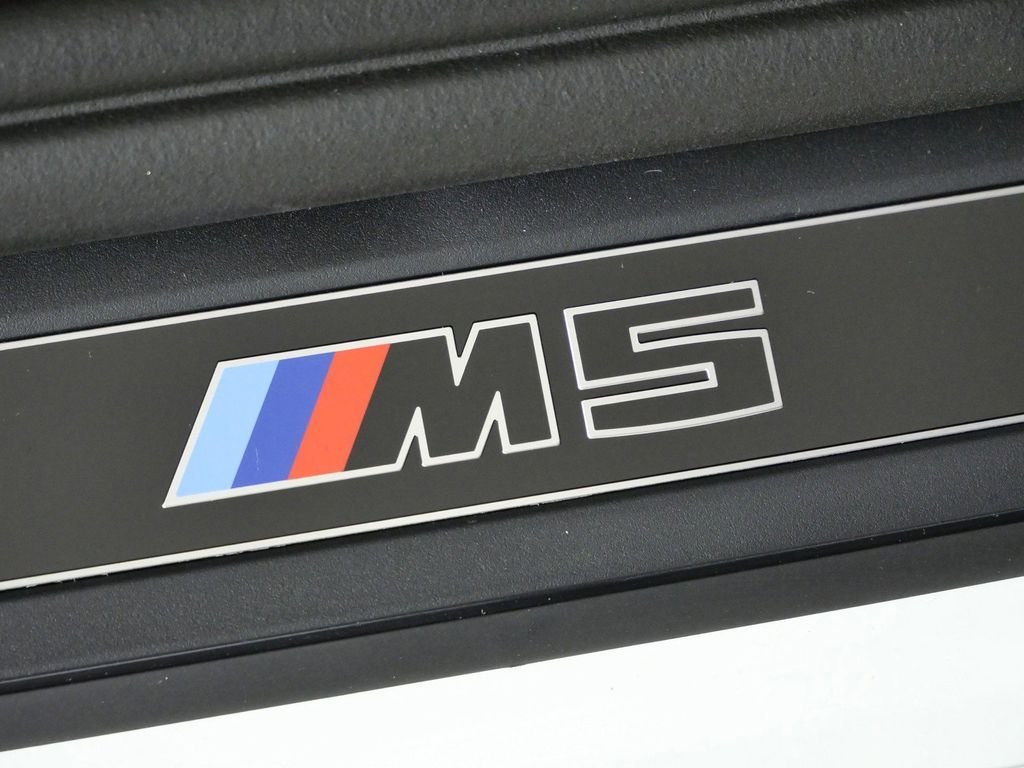 New 2026 Alpine White BMW Base image 24