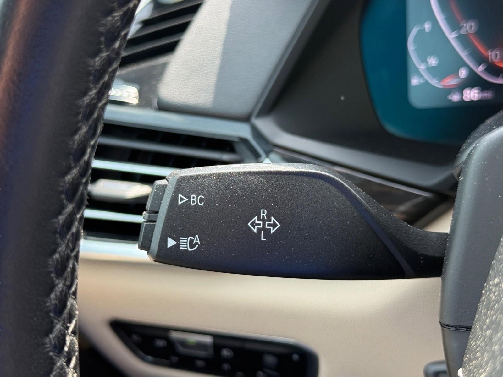 Used 2020 Arctic Gray Metallic BMW sDrive40i image 27