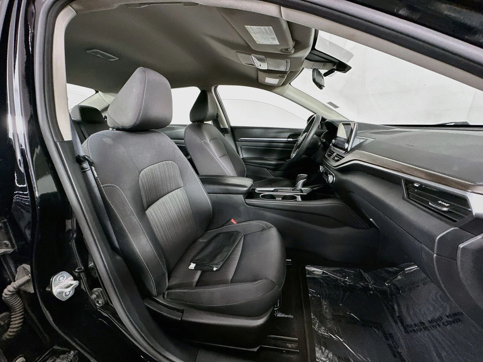 Used 2023 Super Black Clearcoat Nissan 2.5 SV image 26