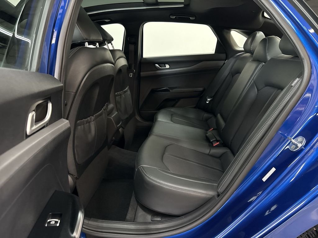 Used 2022 Sapphire Blue Kia GT-Line image 16