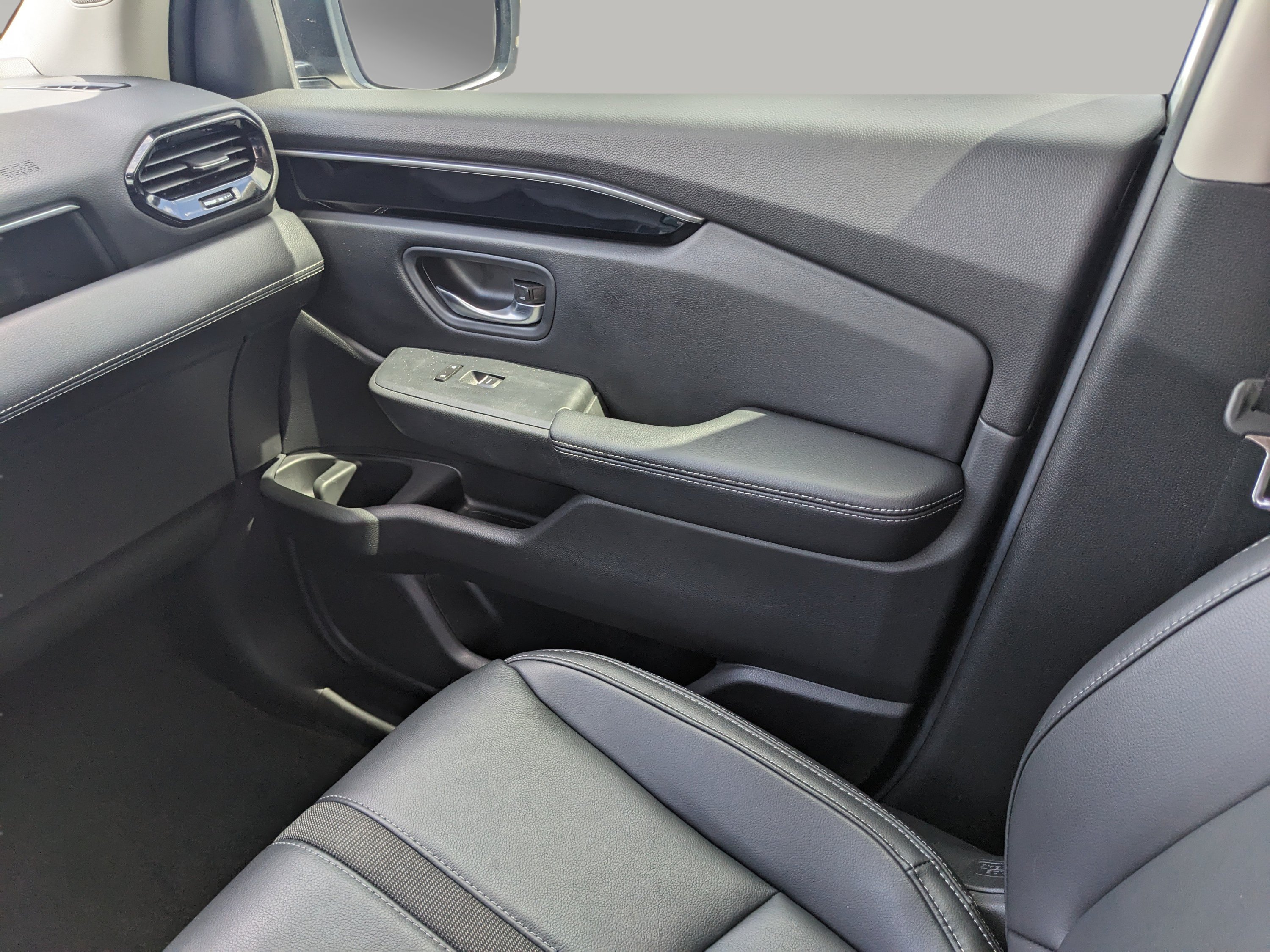Certified Used 2025 Platinum White Honda Touring image 14