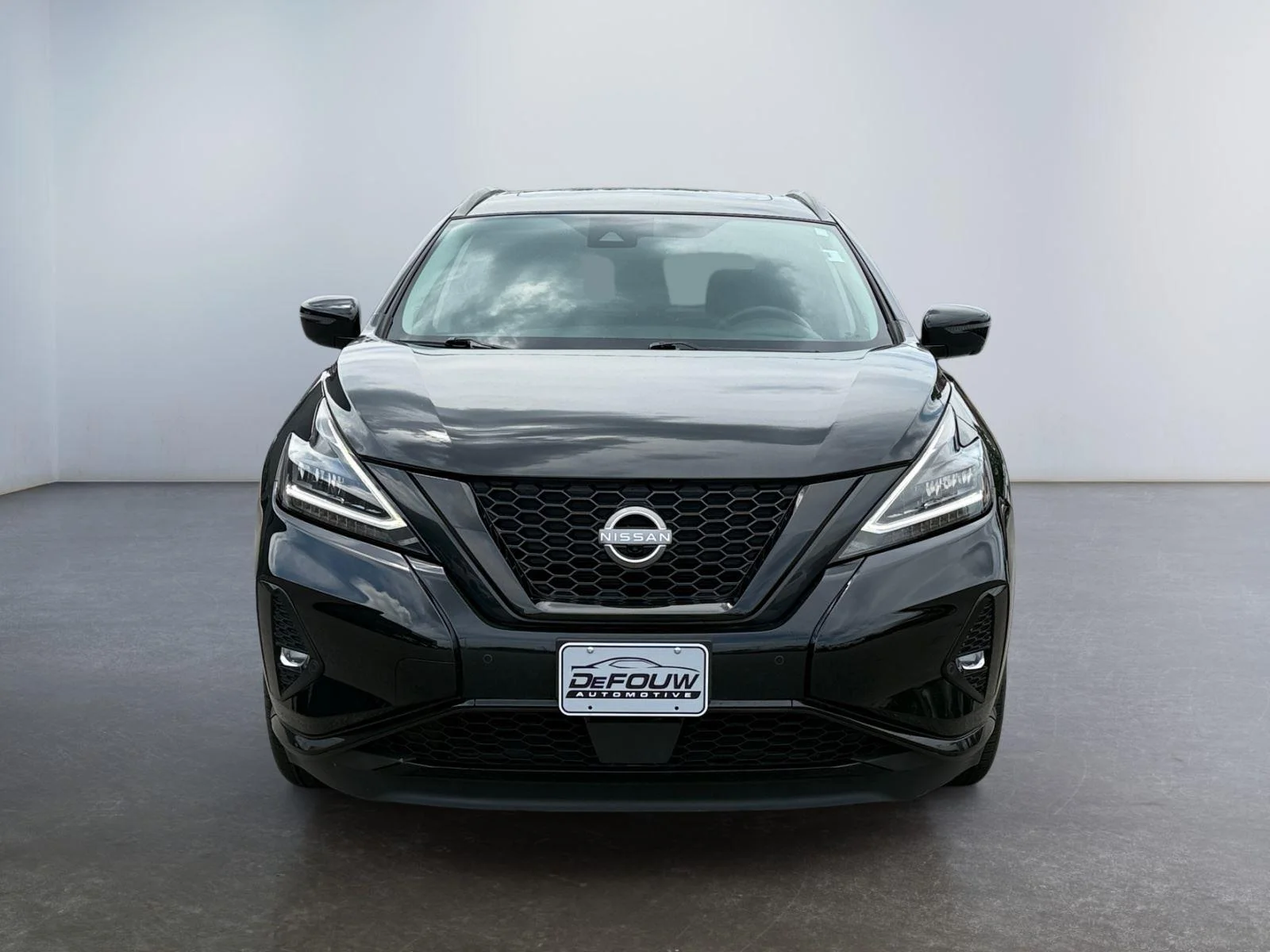 Used 2023 Super Black Nissan SL image 8