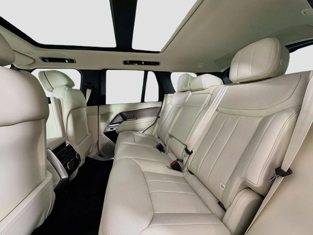New 2026 Fuji White Land Rover SE image 26