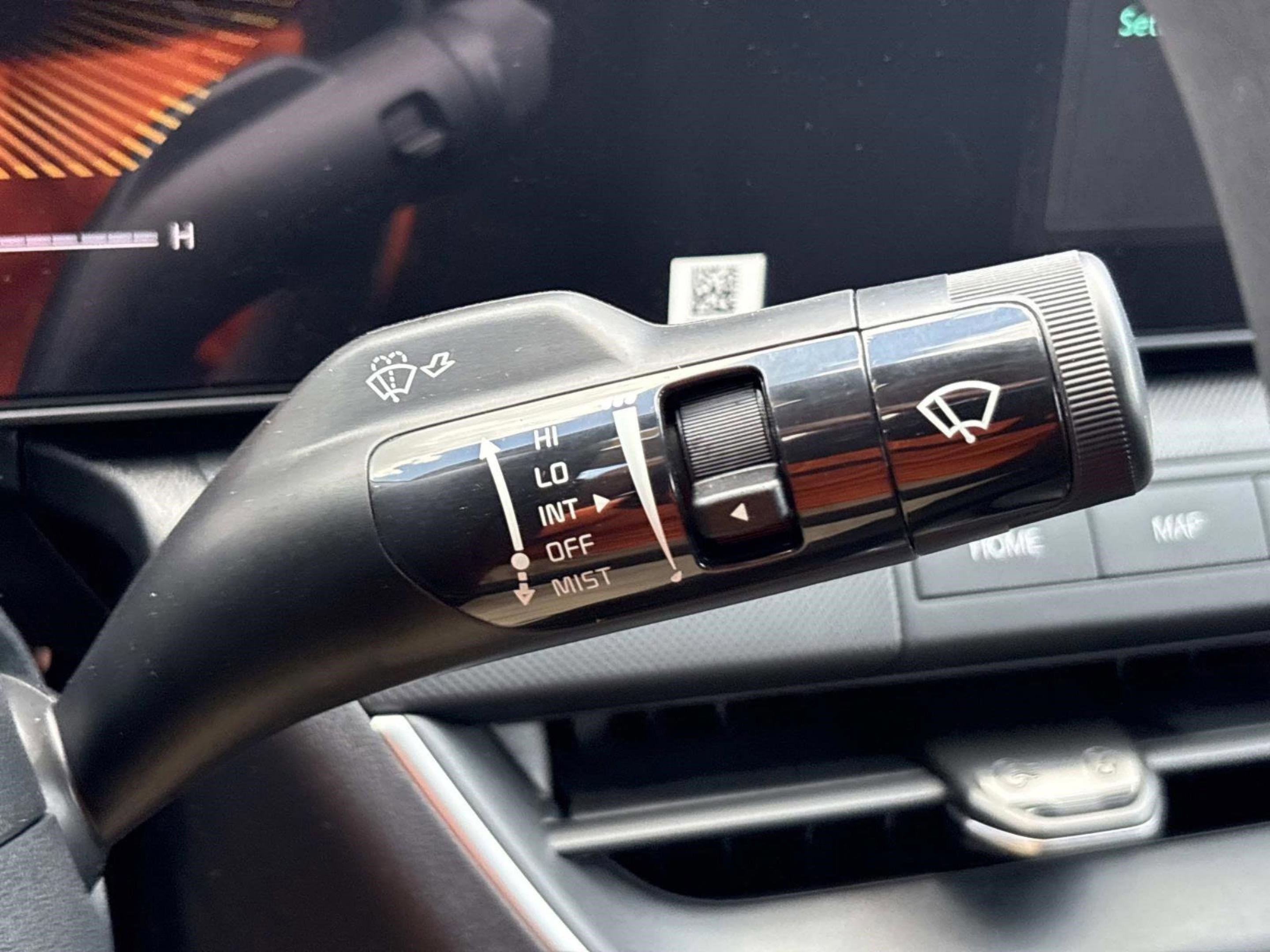 New 2026 Snow White Pearl Kia LX image 21
