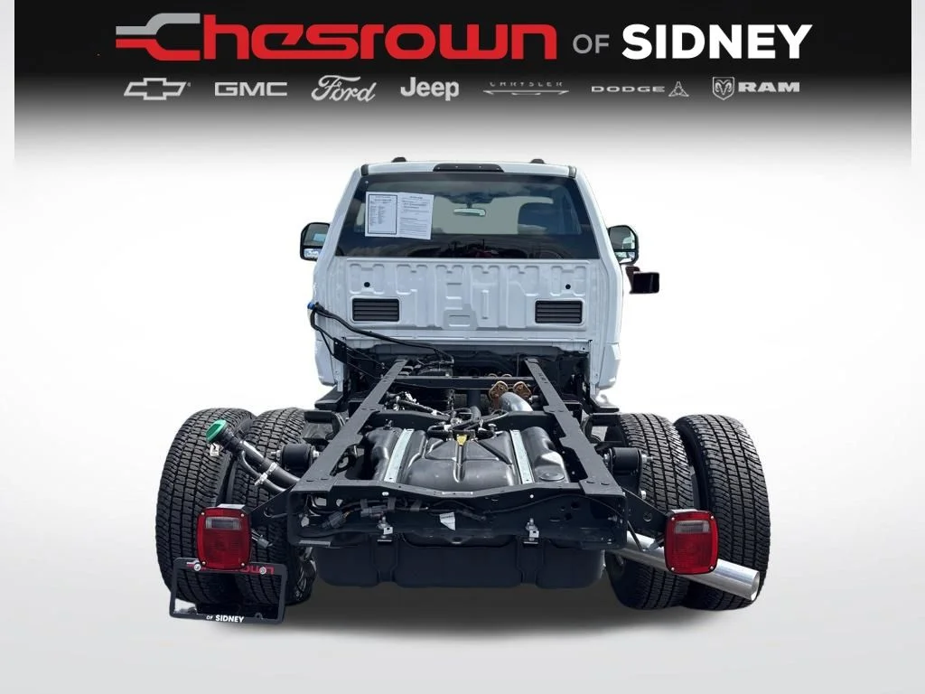 Used 2025 White Ford XL image 4