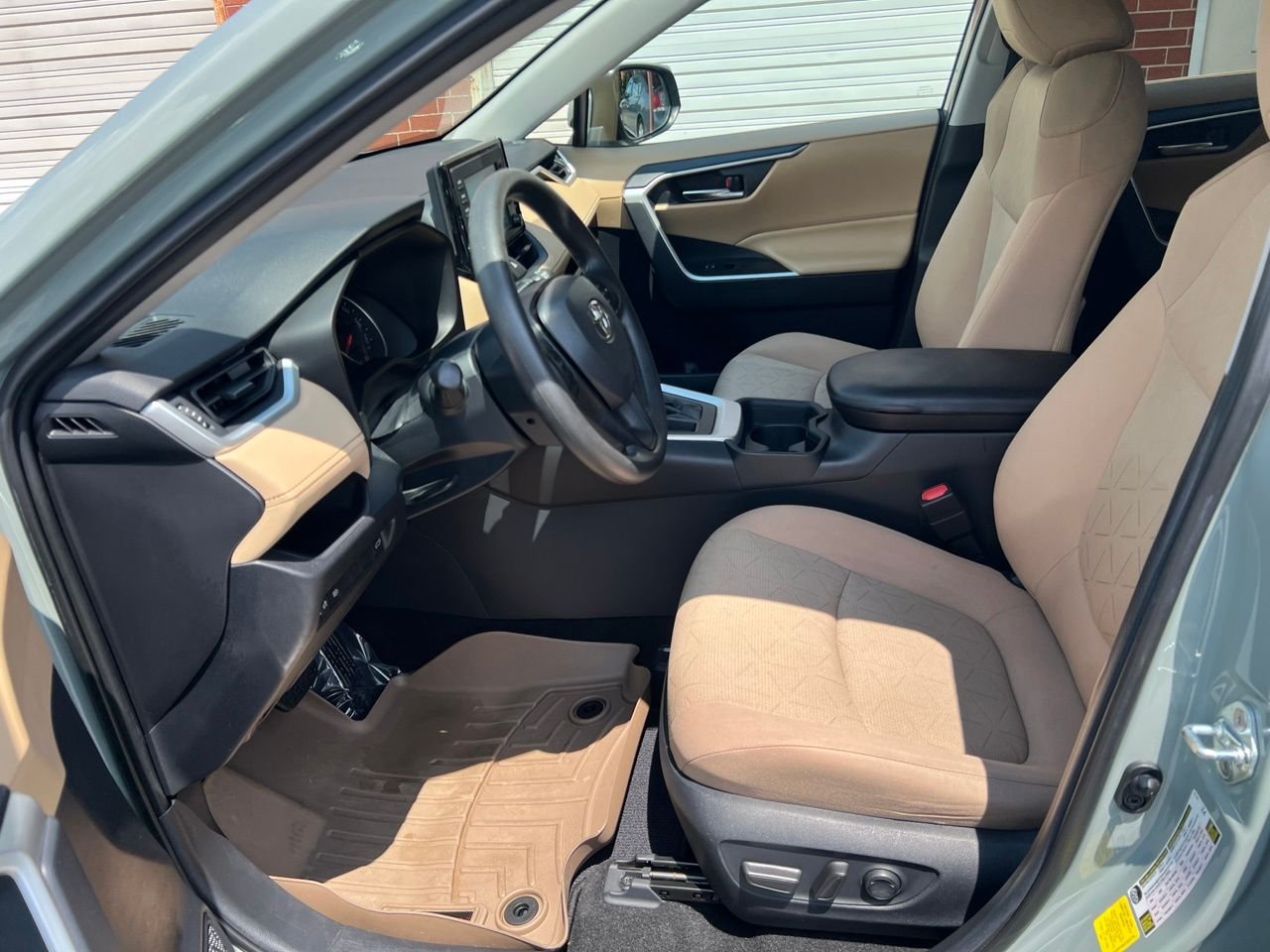 Used 2019 Gray Toyota XLE image 16