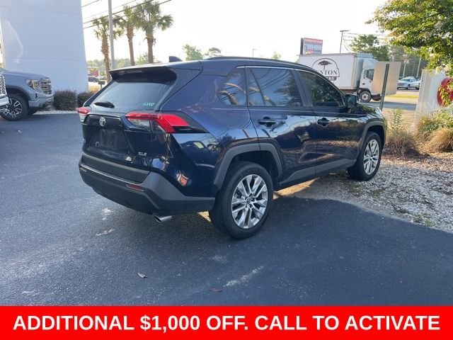 Used 2023  Toyota XLE Premium image 3