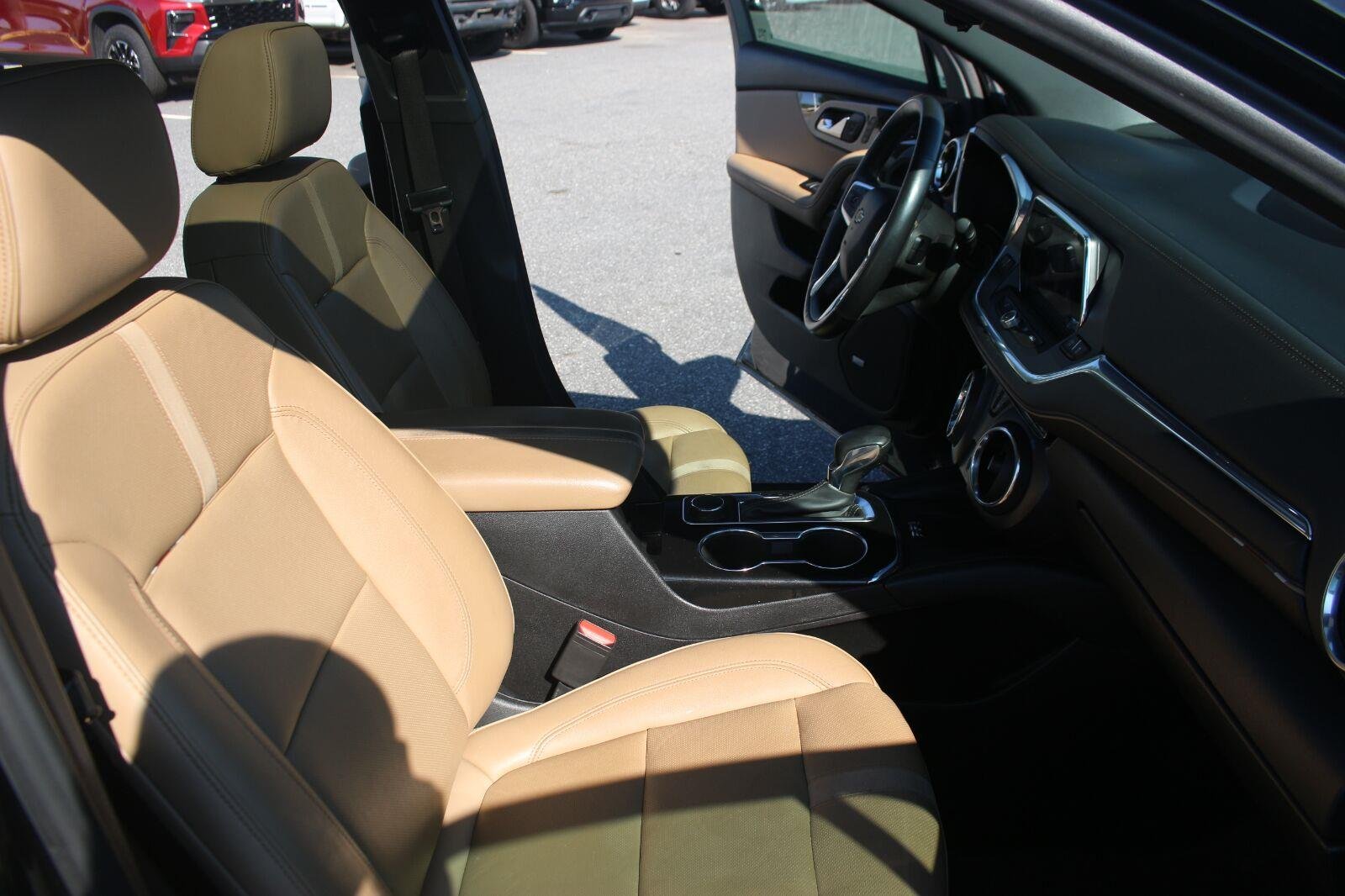 Used 2020 BLACK Chevrolet Premier image 37