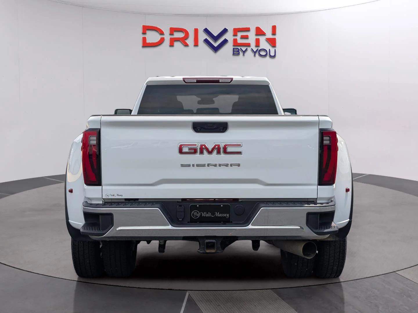 Used 2024 Summit White GMC Pro DRW image 4