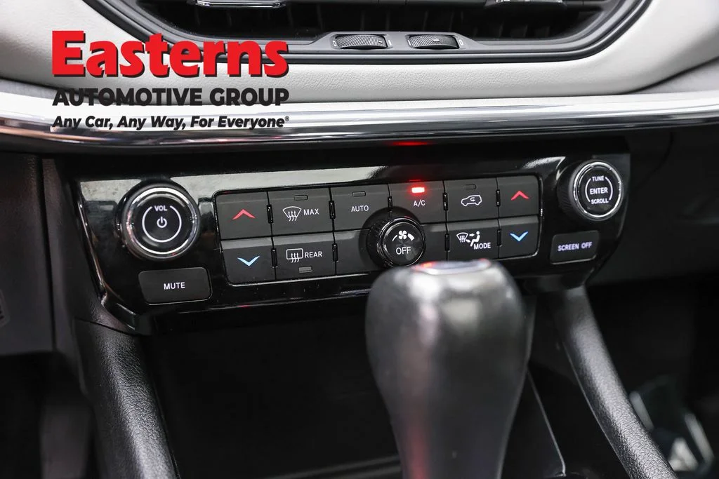 Used 2022 Red Jeep Limited image 79