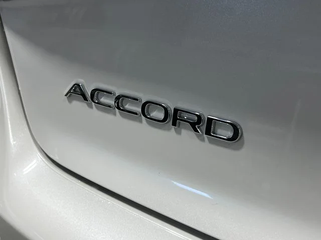 New 2026 Platinum White Pearl Honda SE image 6