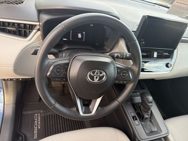2026 Toyota Corolla Cross LE - Photo 16