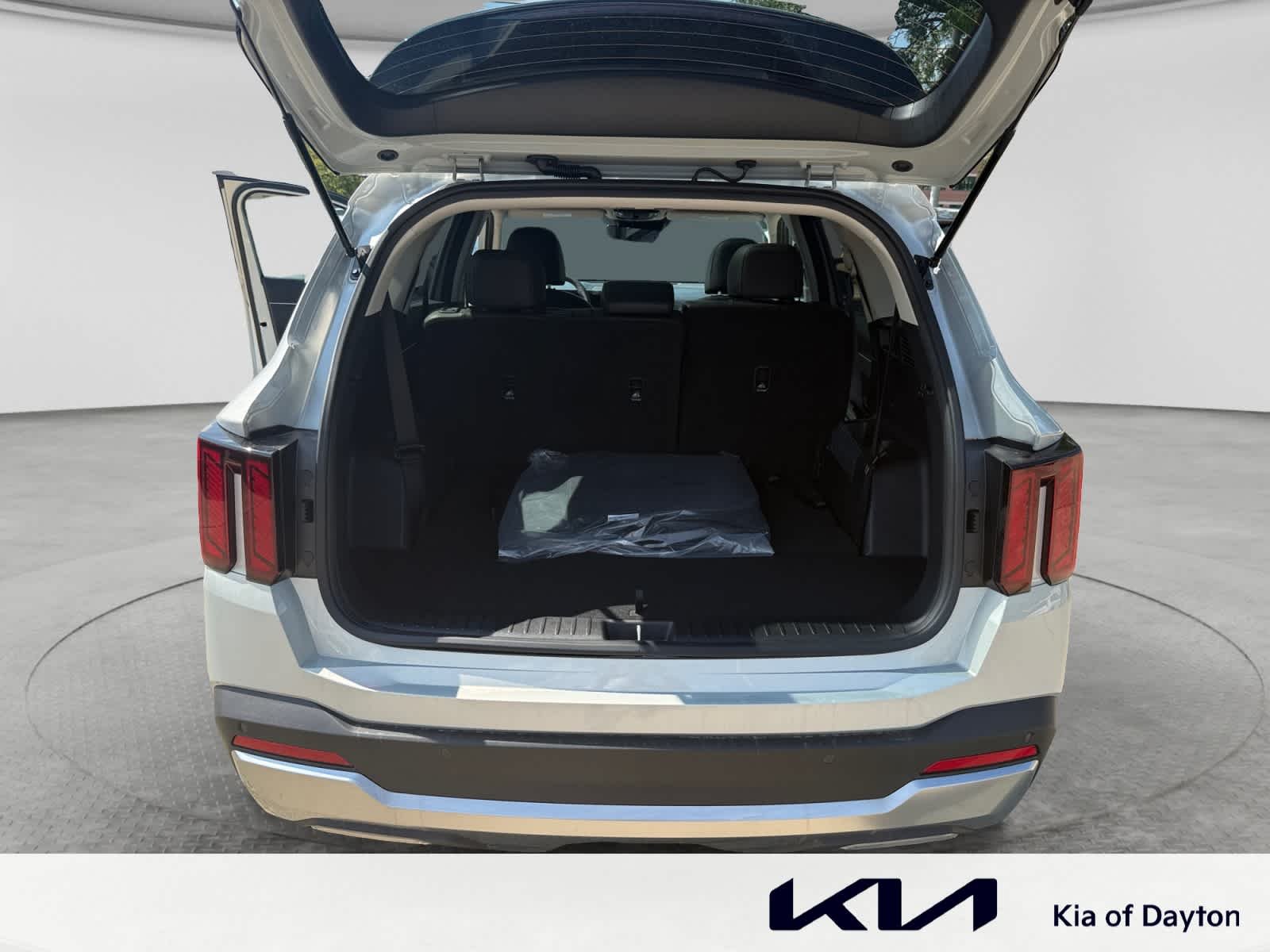 New 2026 Ivory Silver Kia S image 23
