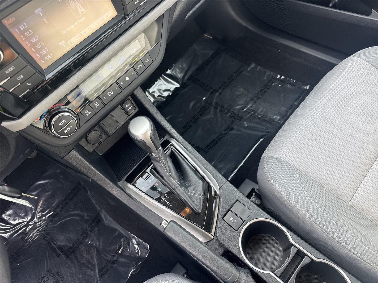 Used 2014 Super White Toyota LE image 15