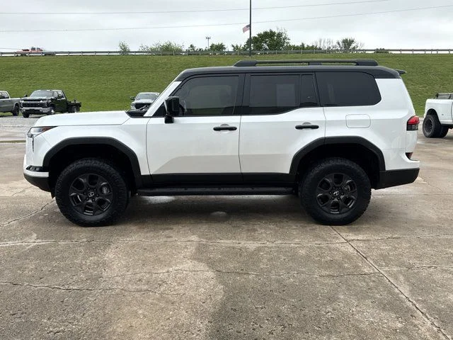 Used 2025 White Lexus 550 Overtrail+ image 12
