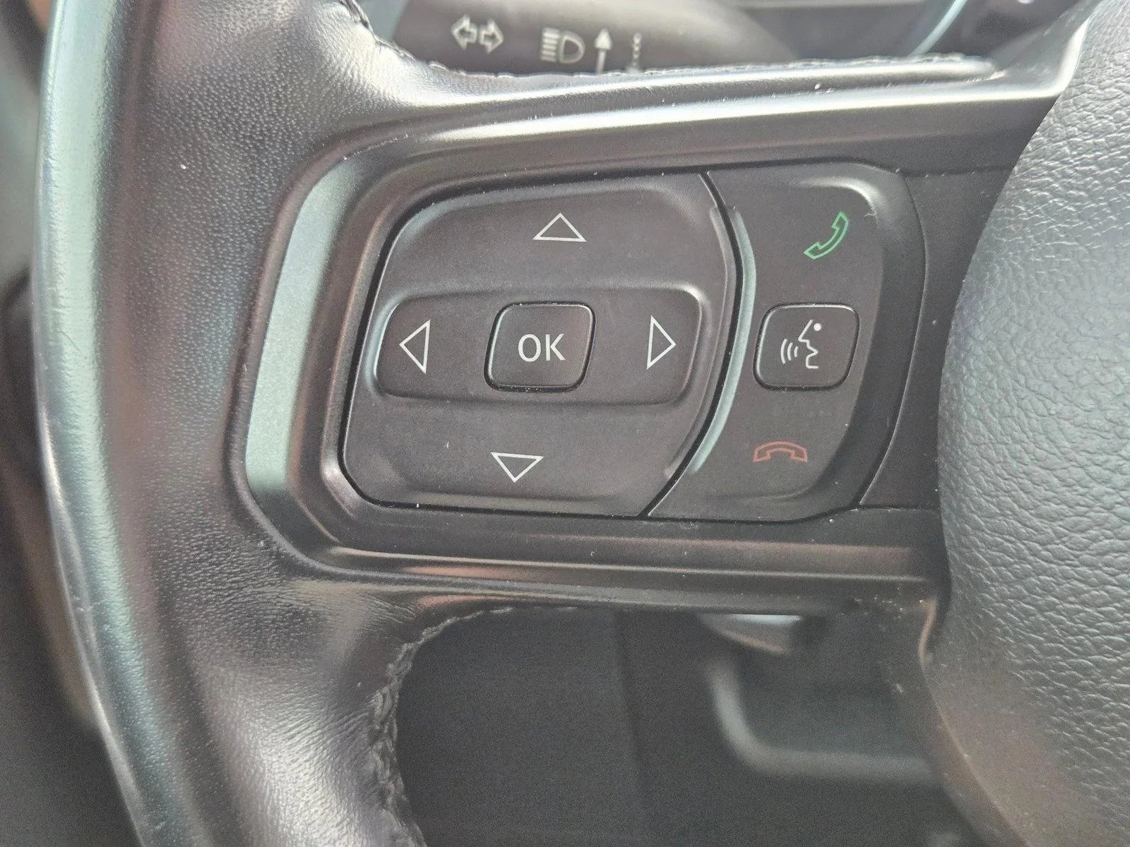 Used 2020 Gobi Clearcoat Jeep Sport S image 18