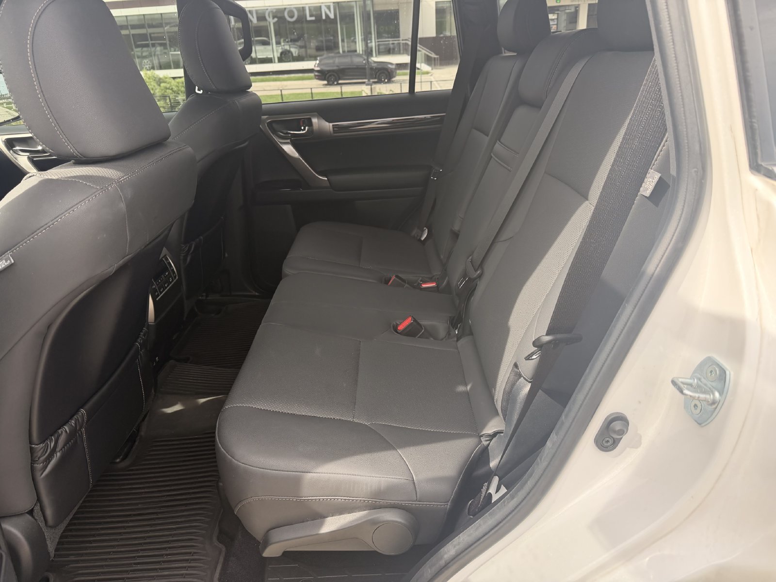 Used 2021 White Lexus 460 image 6