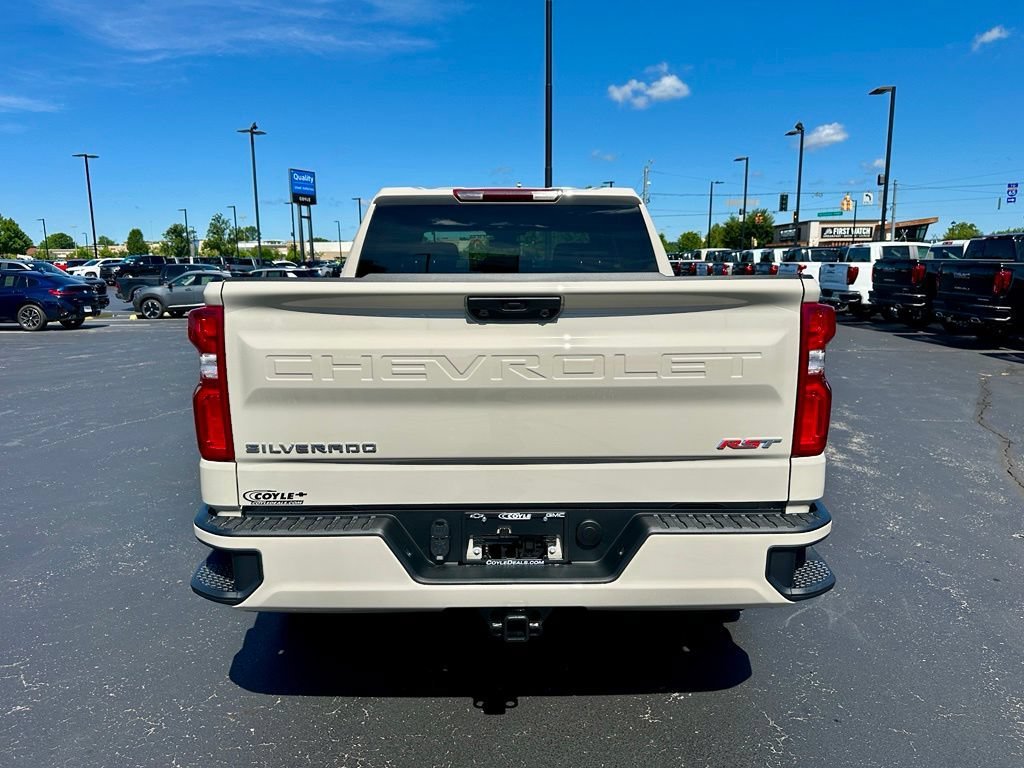 New 2026 White Sands Chevrolet RST image 4