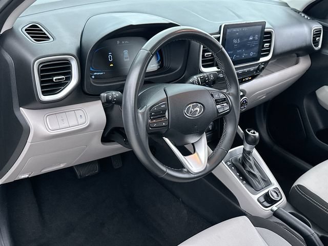 2025 Hyundai Venue SEL - Photo 7