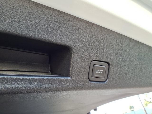 Used 2026 Summit White Chevrolet LT image 7