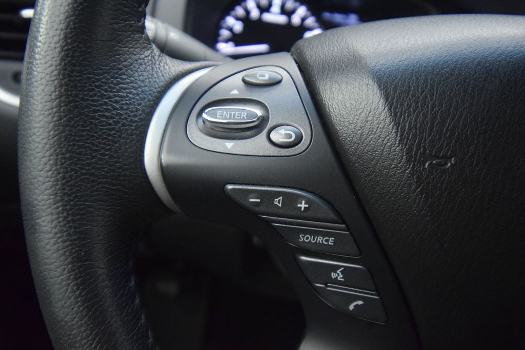 Used 2016 Silver Nissan Platinum image 35
