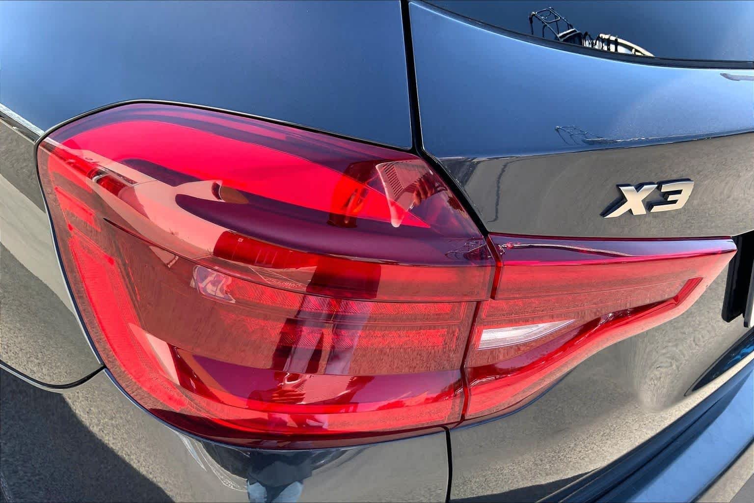 Used 2018 Alpine White BMW M40i image 28