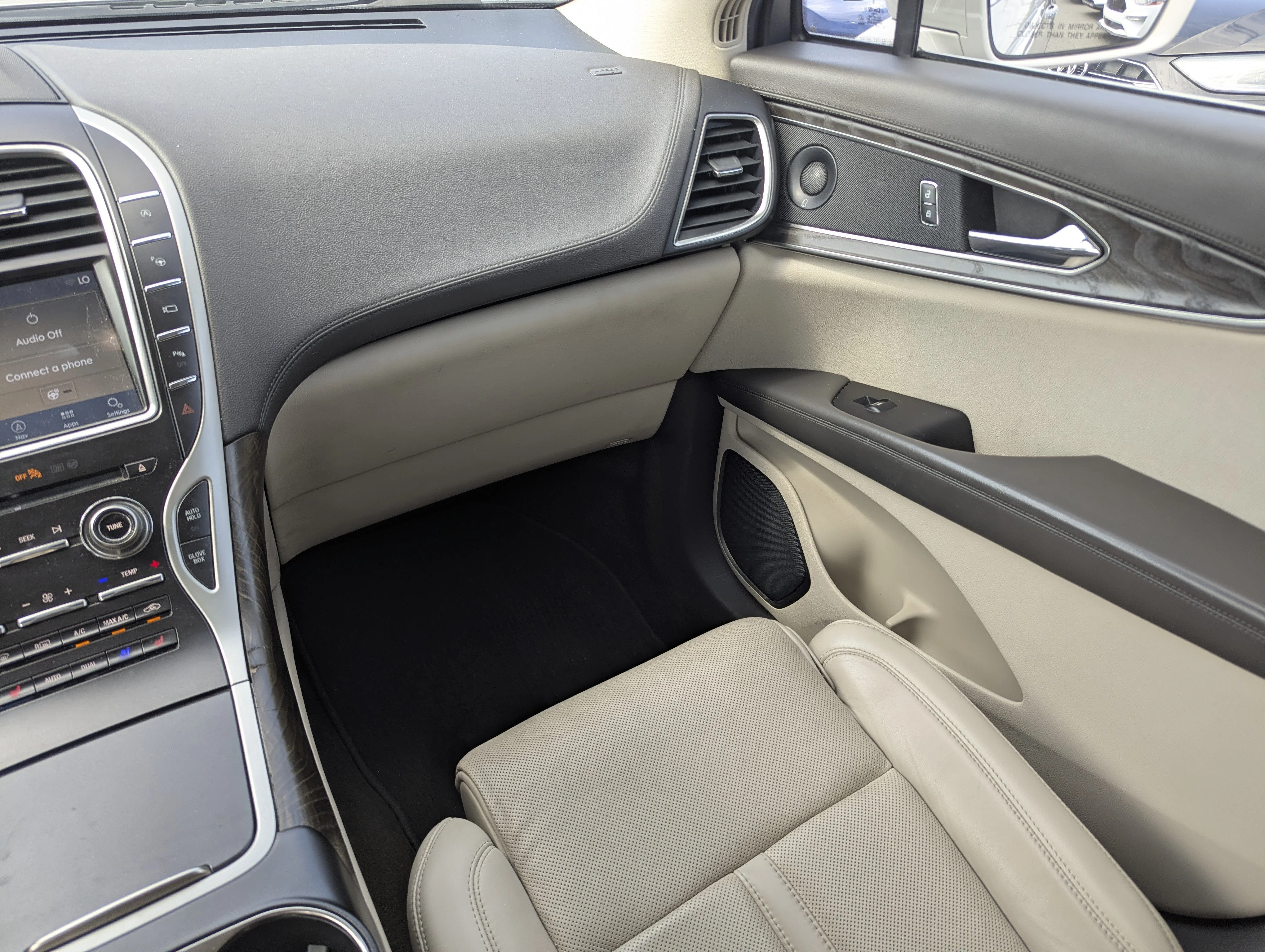 Used 2019 Ceramic Pearl Metallic Tri-Coat Lincoln Reserve image 20