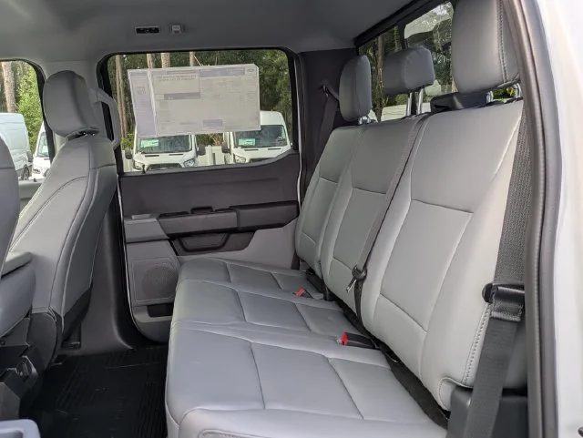 New 2026 Oxford White Ford F-450® XL image 13