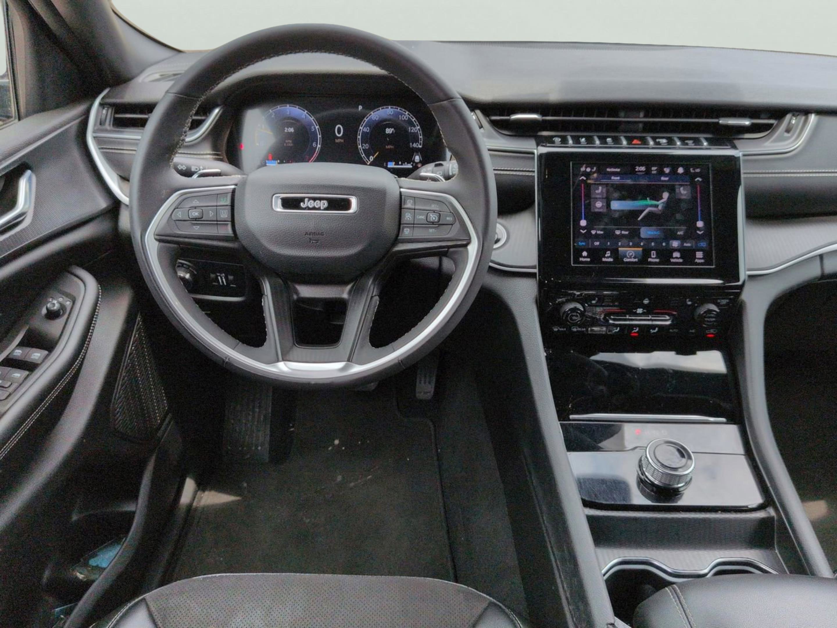 Used 2024 Baltic Gray Metallic Clearcoat Jeep Altitude image 15
