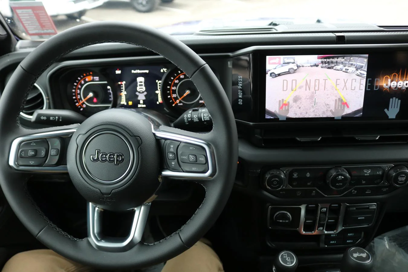 New 2026 reign Jeep Sahara image 13