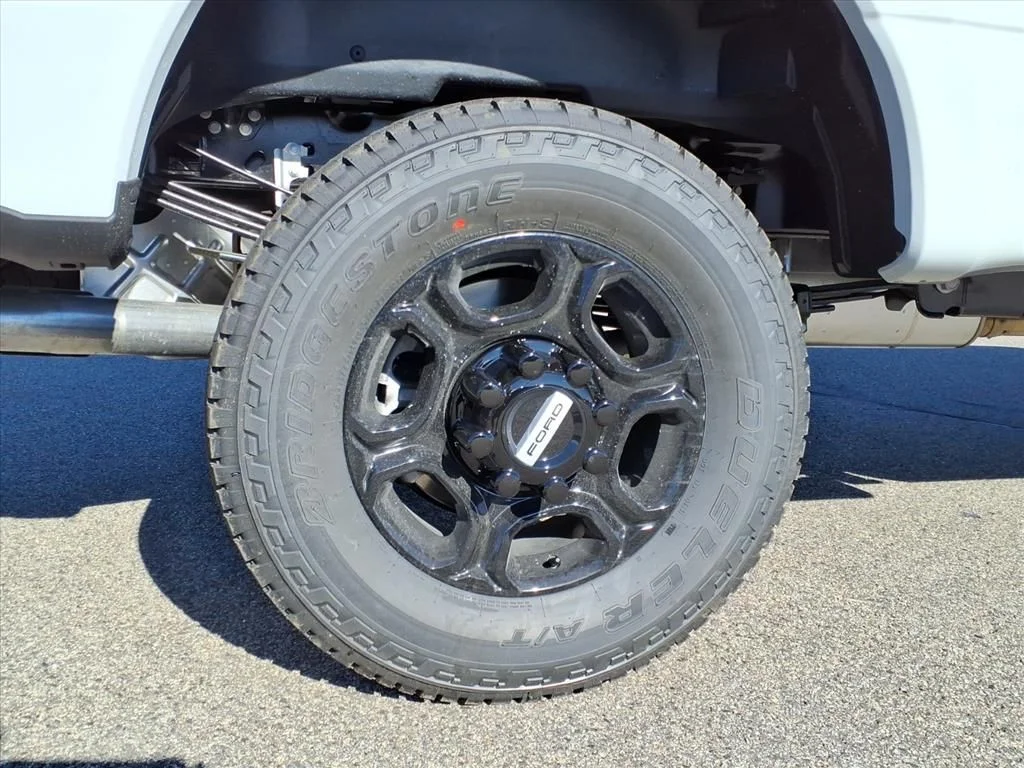 New 2026 Avalanche Ford XL image 7