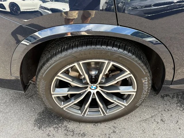 Certified Used 2024 Carbon Black Metallic BMW xDrive40i image 12