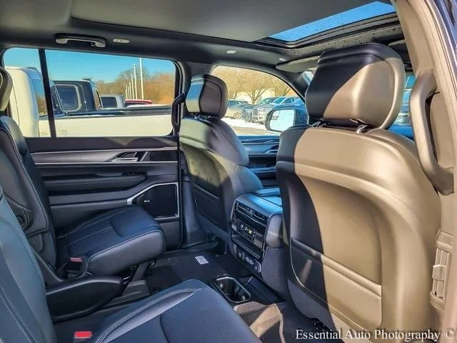 New 2026 High Gloss Black Exterior Paint Jeep Limited Altitude image 26