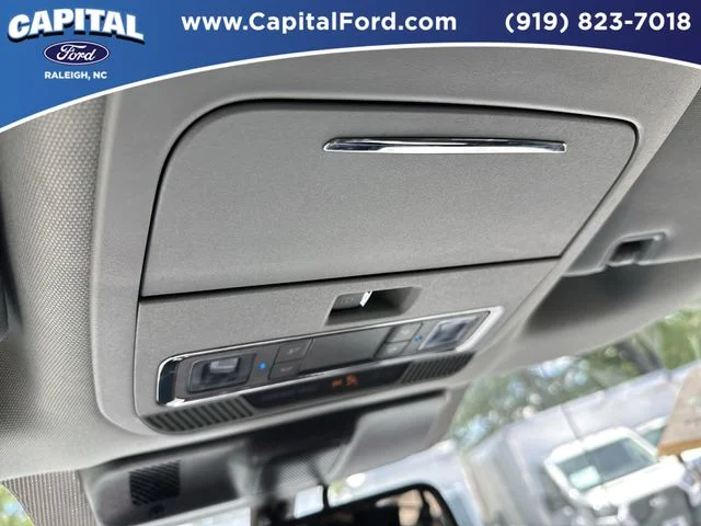 Used 2025 White Ford Lariat image 32