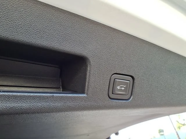 Used 2026 Summit White Chevrolet LT image 7