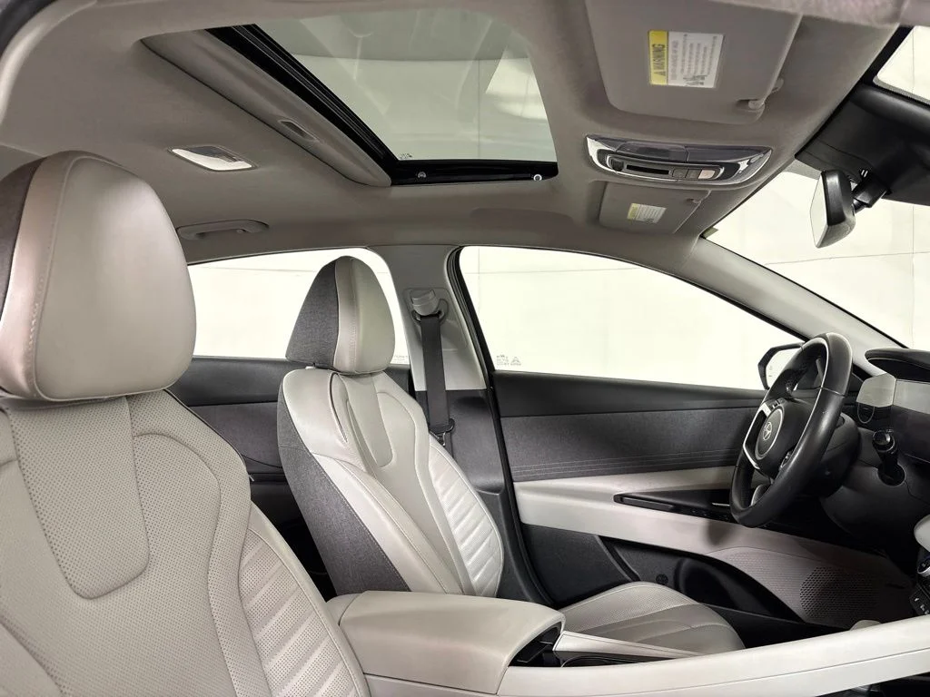 Used 2024 Black Hyundai Limited image 16