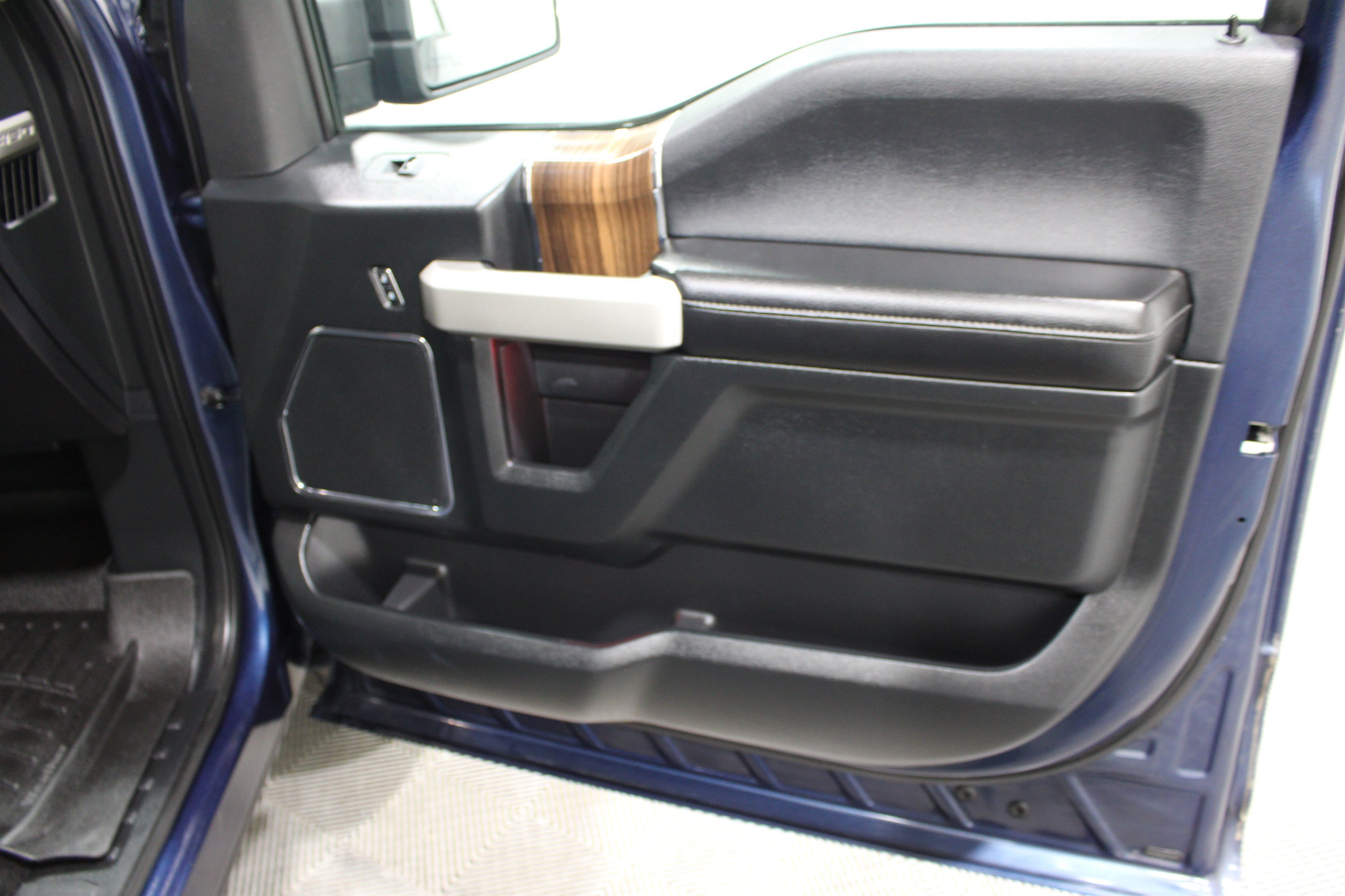 2016 Ford F-150 Lariat - Photo 30
